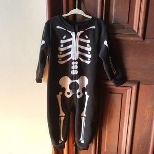 One-piece skeleton fleece outfit